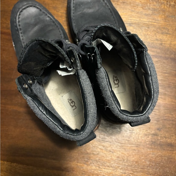 UGG Mens Waterproof Boots - 8.5 - Picture 5 of 5